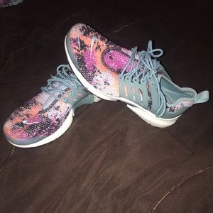 Women’s Nike air prestos